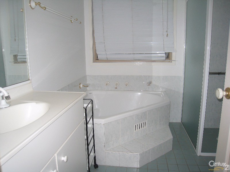 Hinchinbrook NSW 2168