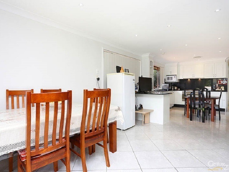 Edensor Park NSW 2176