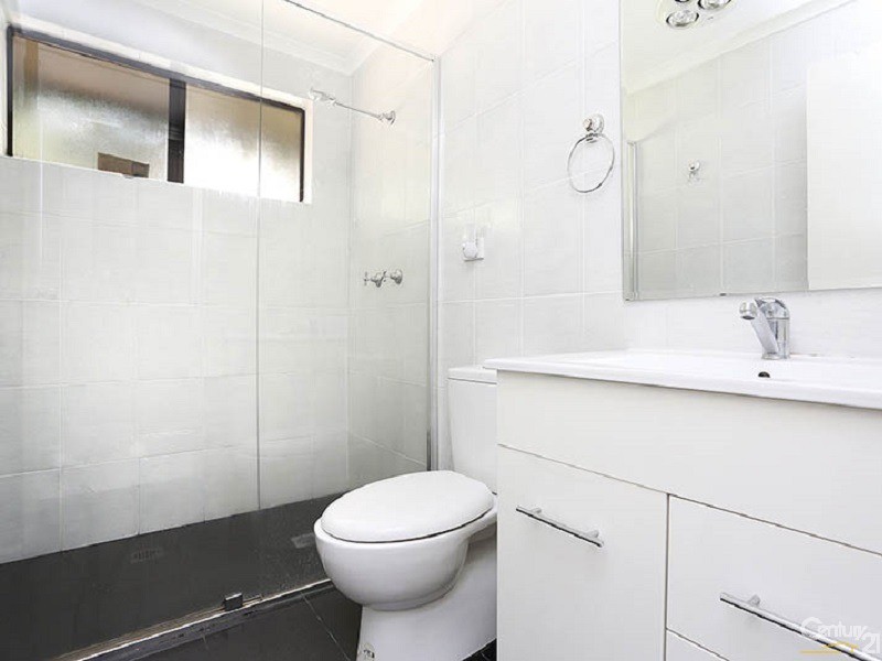 Edensor Park NSW 2176