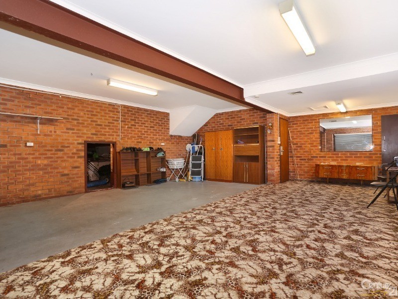 2 Franklin Place, Bossley Park NSW 2176