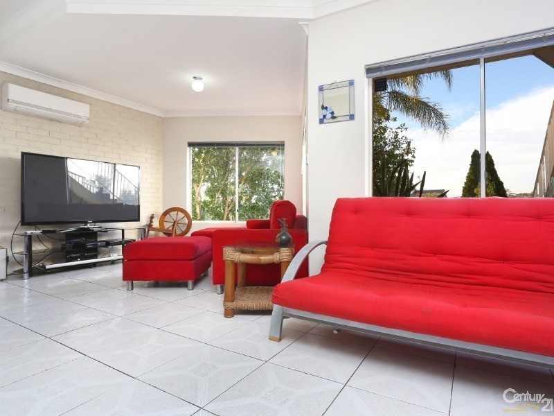 17 Tumut Place, Bossley Park NSW 2176