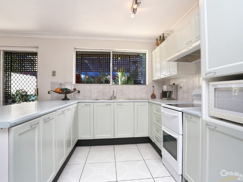 17 Tumut Place, Bossley Park NSW 2176