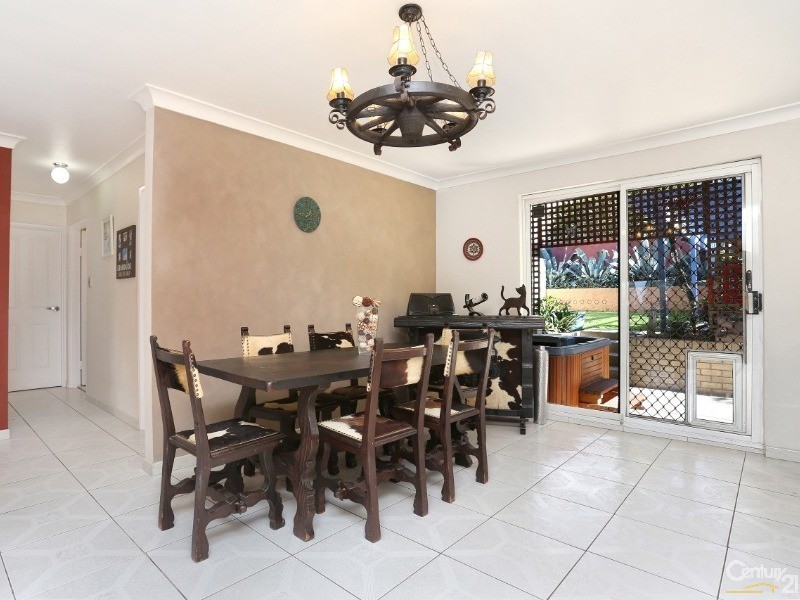 17 Tumut Place, Bossley Park NSW 2176