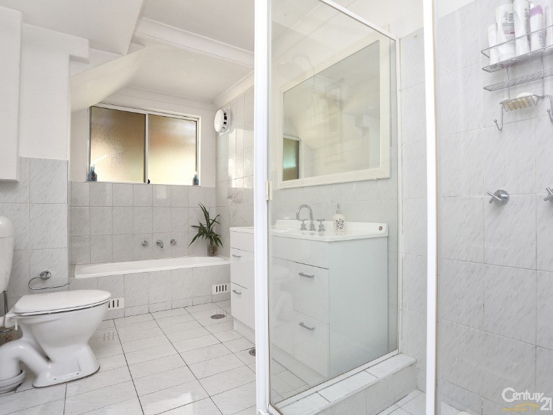 17 Tumut Place, Bossley Park NSW 2176