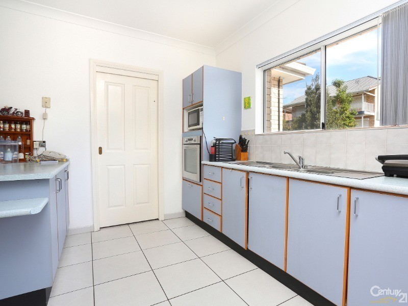 17 Tumut Place, Bossley Park NSW 2176