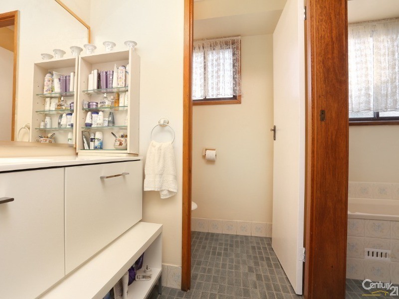 26 Apache Road, Bossley Park NSW 2176