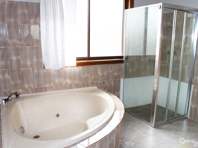 Bossley Park NSW 2176