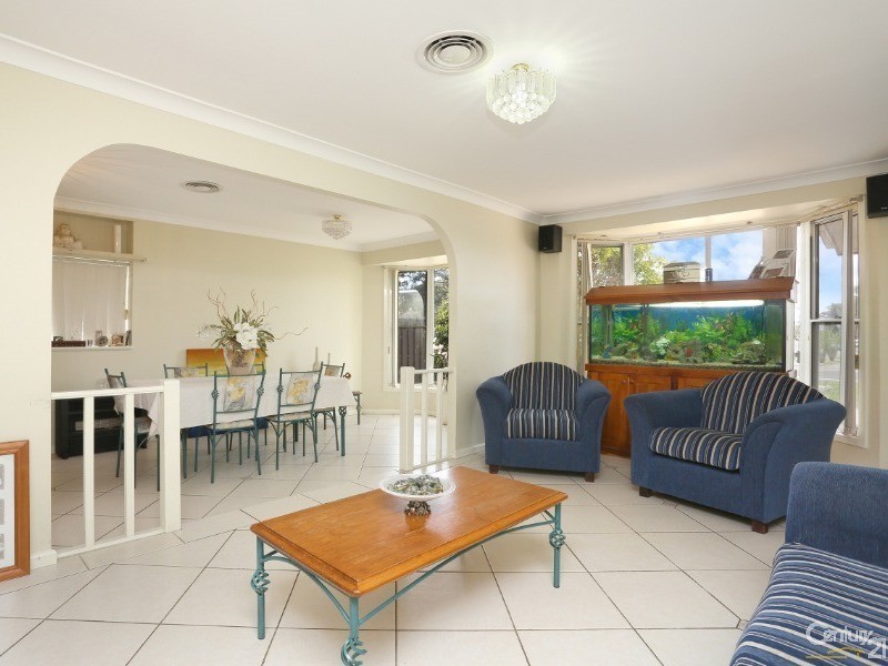 87 Mimosa Road, Bossley Park NSW 2176
