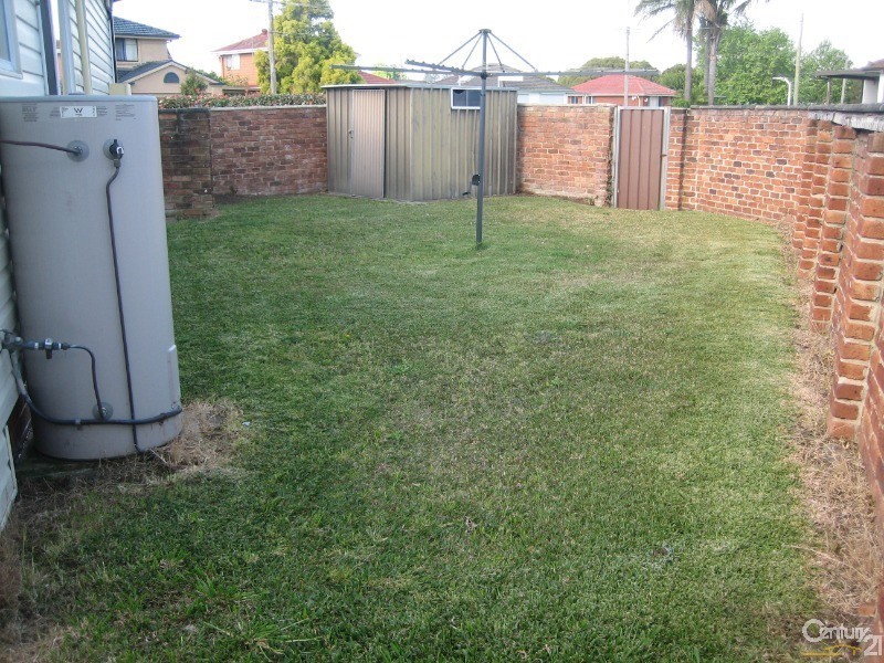 Fairfield West NSW 2165