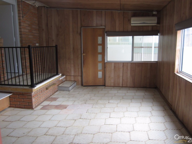 Greenfield Park NSW 2176