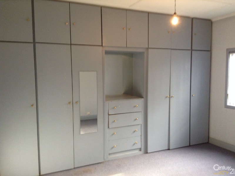 Edensor Park NSW 2176