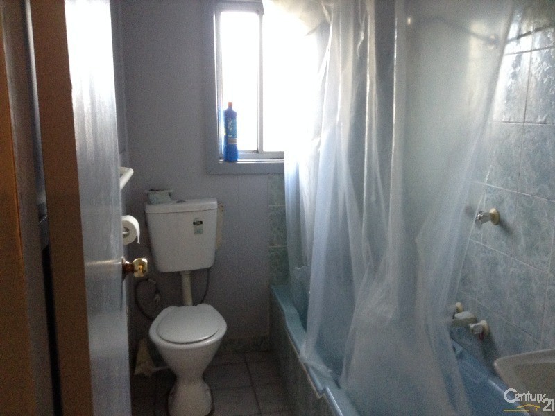 Edensor Park NSW 2176