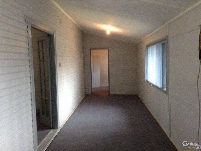 Edensor Park NSW 2176