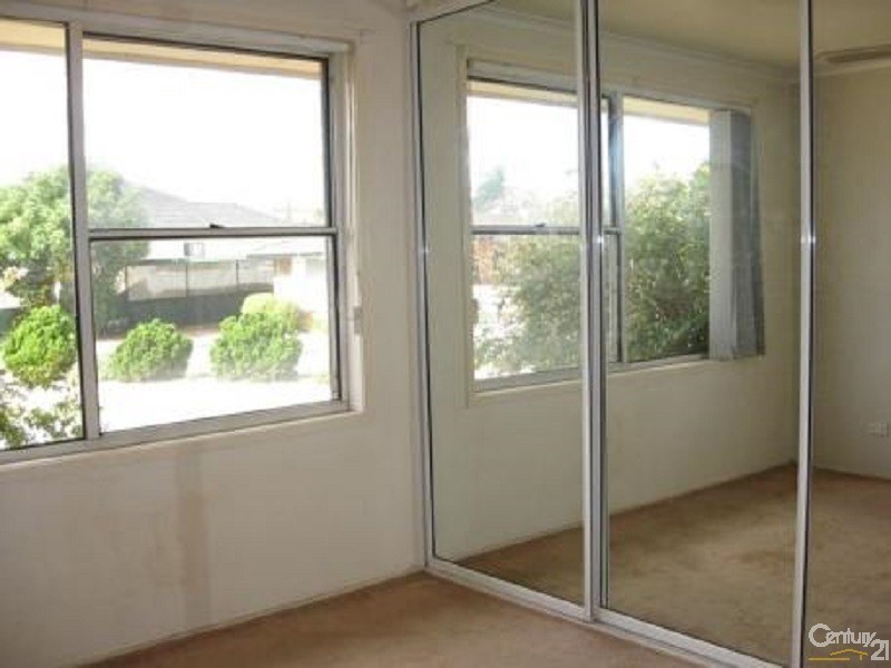 Edensor Park NSW 2176