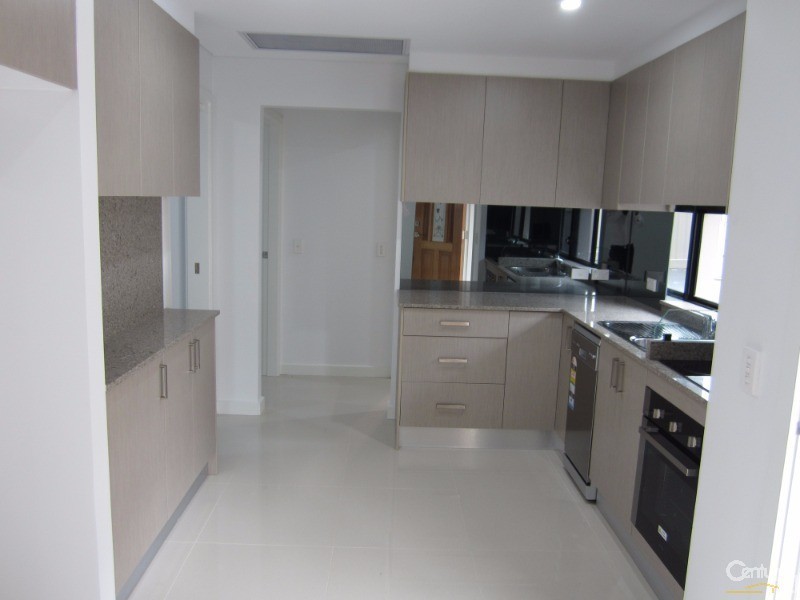 Fairfield West NSW 2165