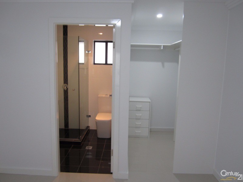 Fairfield West NSW 2165