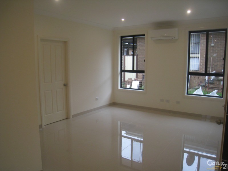 Edensor Park NSW 2176