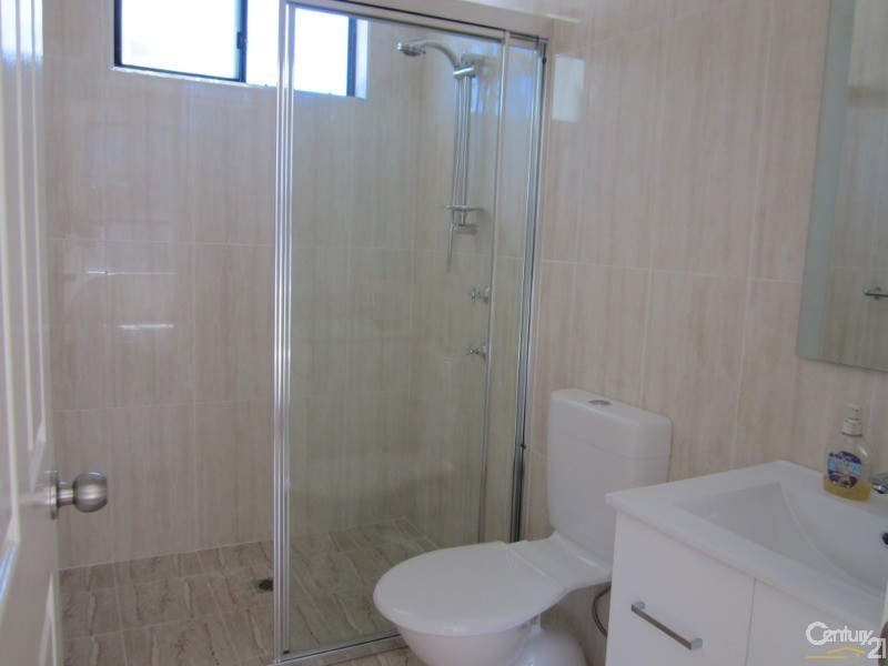 Edensor Park NSW 2176