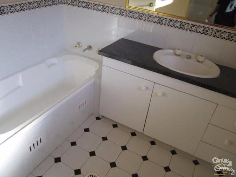 Bossley Park NSW 2176