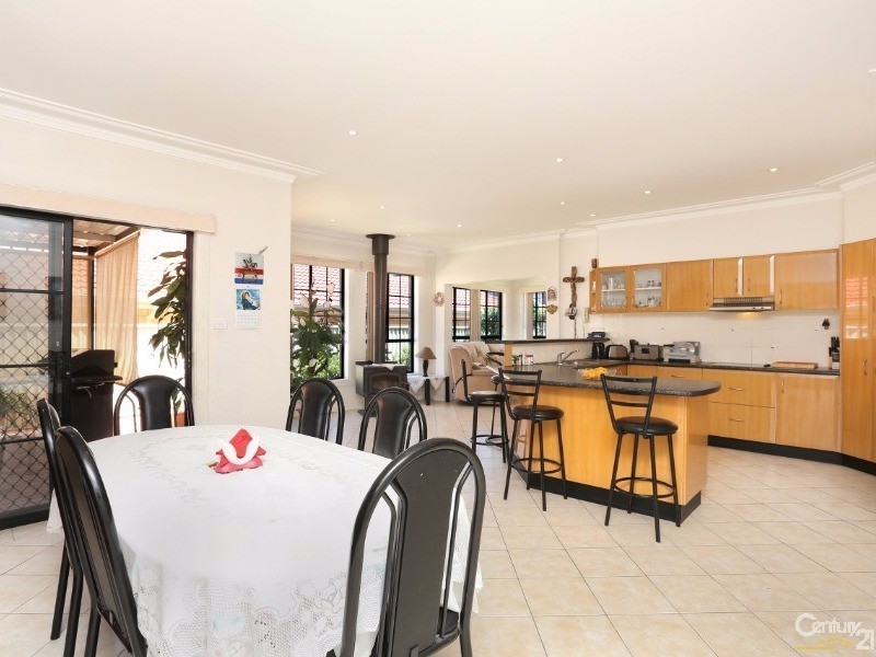 Edensor Park NSW 2176