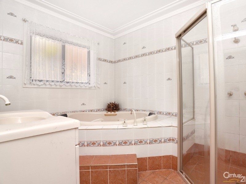 Edensor Park NSW 2176