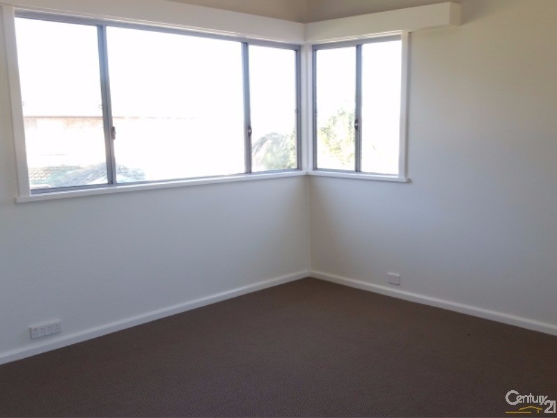 Edensor Park NSW 2176