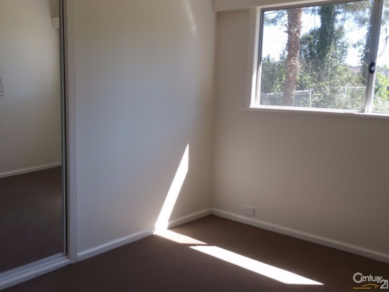 Edensor Park NSW 2176