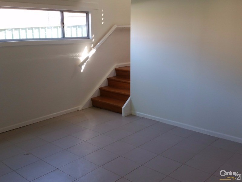 Edensor Park NSW 2176