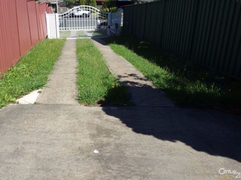 Edensor Park NSW 2176