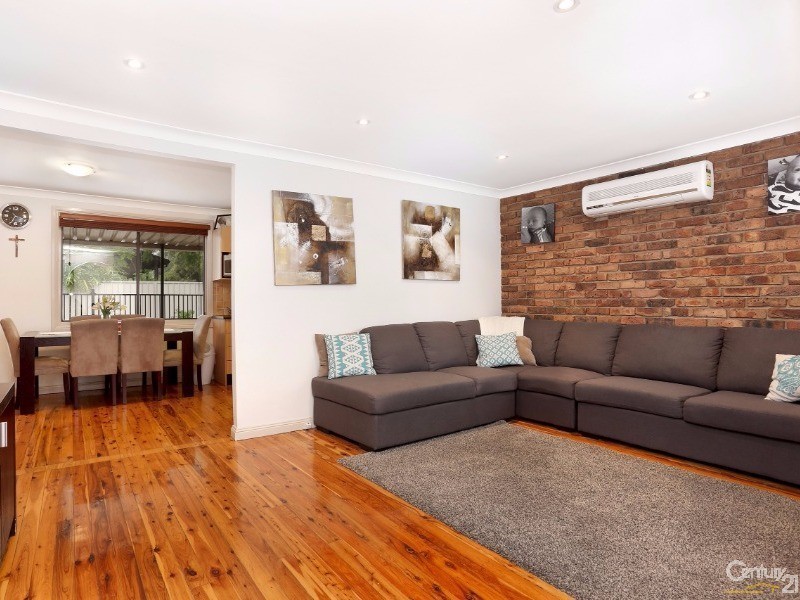 124 Melbourne Road, St Johns Park NSW 2176