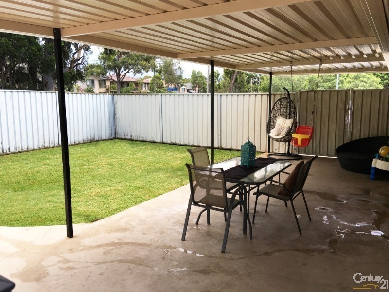 124 Melbourne Road, St Johns Park NSW 2176