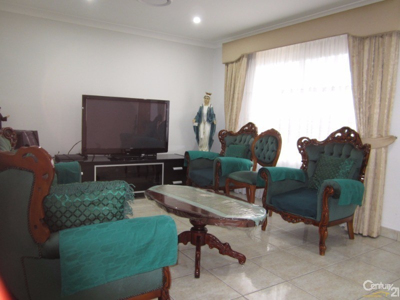 635 Smithfield Road, Greenfield Park NSW 2176