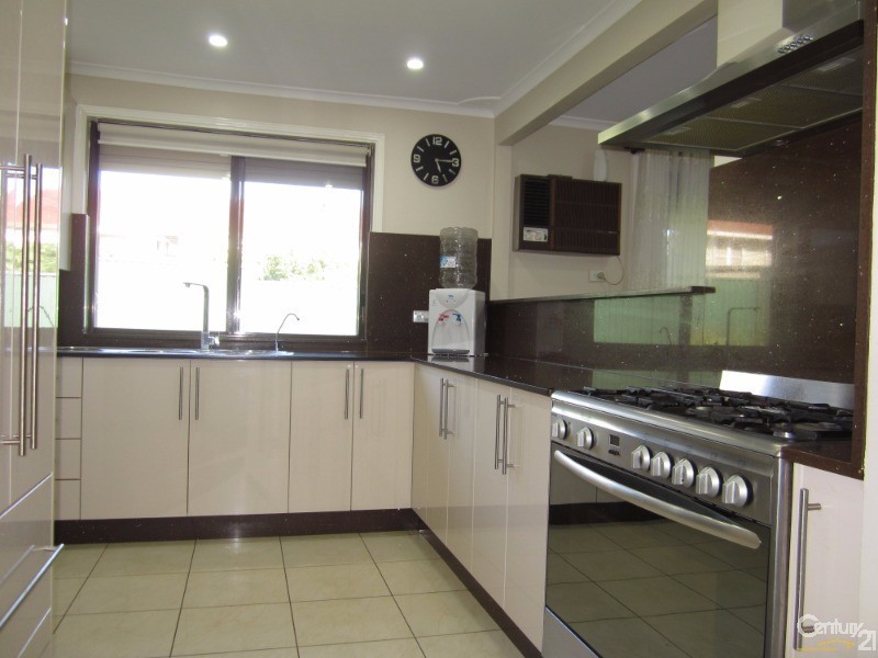 11/16 Benghazi Street, Bossley Park NSW 2176