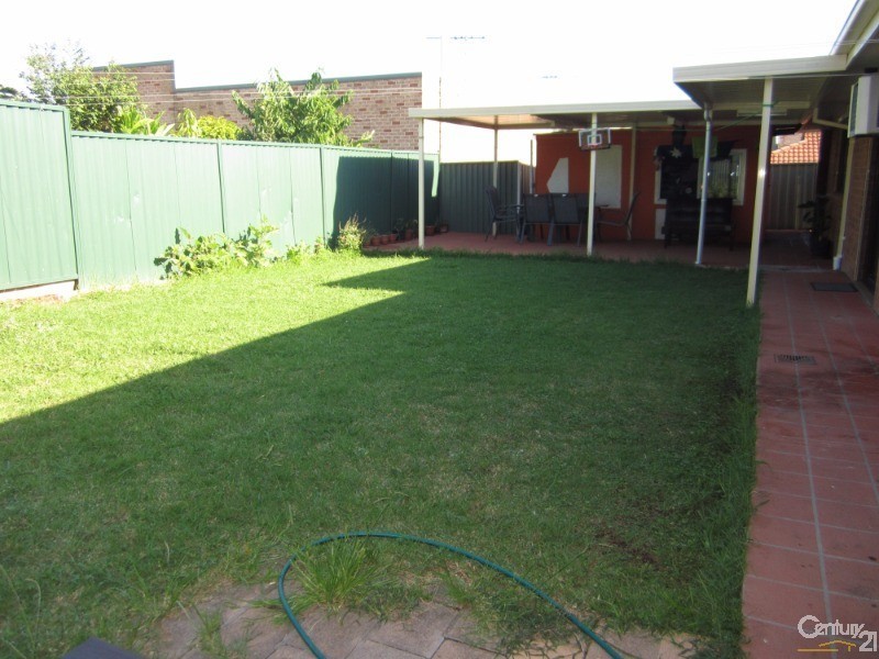 11/16 Benghazi Street, Bossley Park NSW 2176