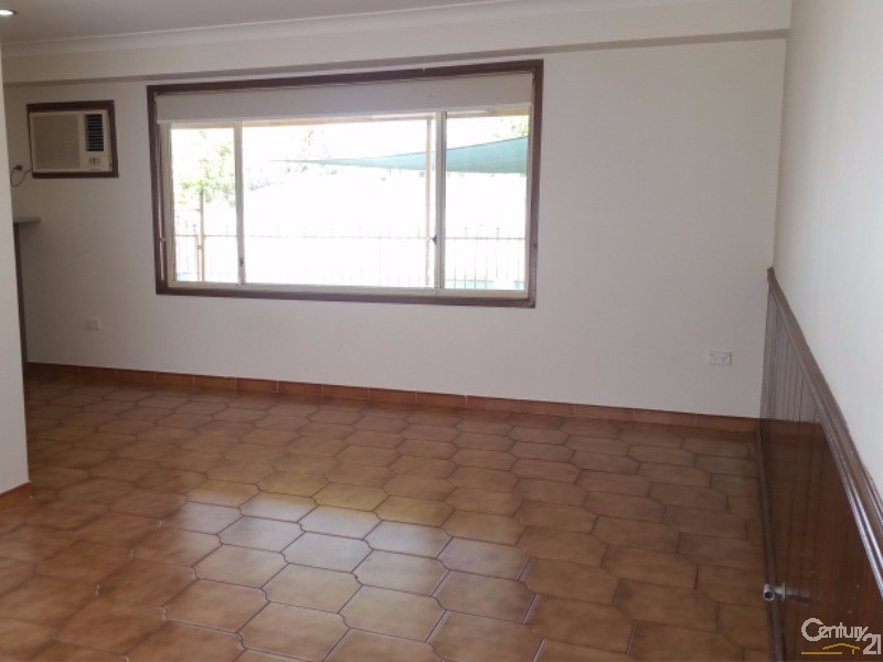 Edensor Park NSW 2176