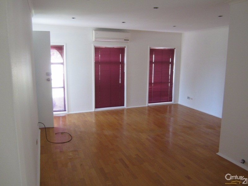 Edensor Park NSW 2176