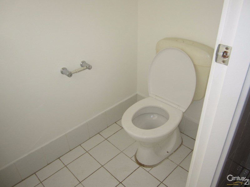 Edensor Park NSW 2176