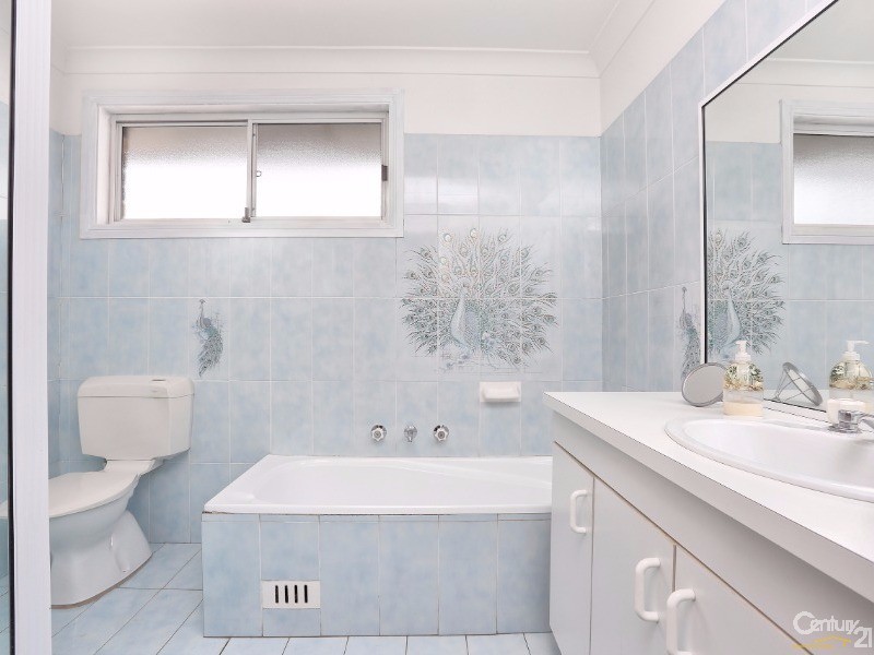 136 Prairievale Road, Bossley Park NSW 2176