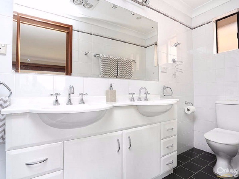 Bossley Park NSW 2176