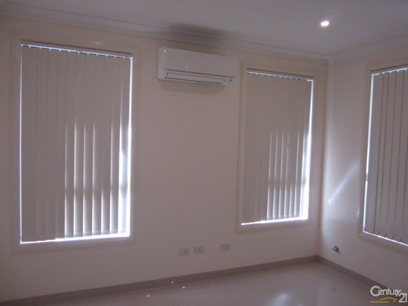 Edensor Park NSW 2176