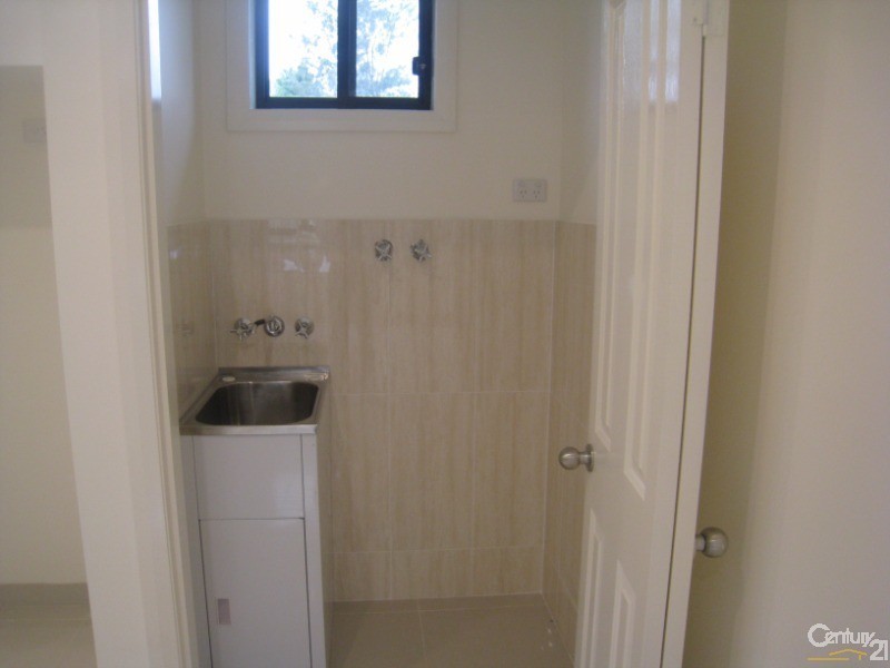 Edensor Park NSW 2176