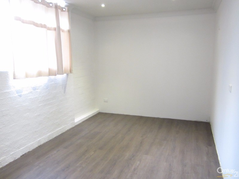 Edensor Park NSW 2176