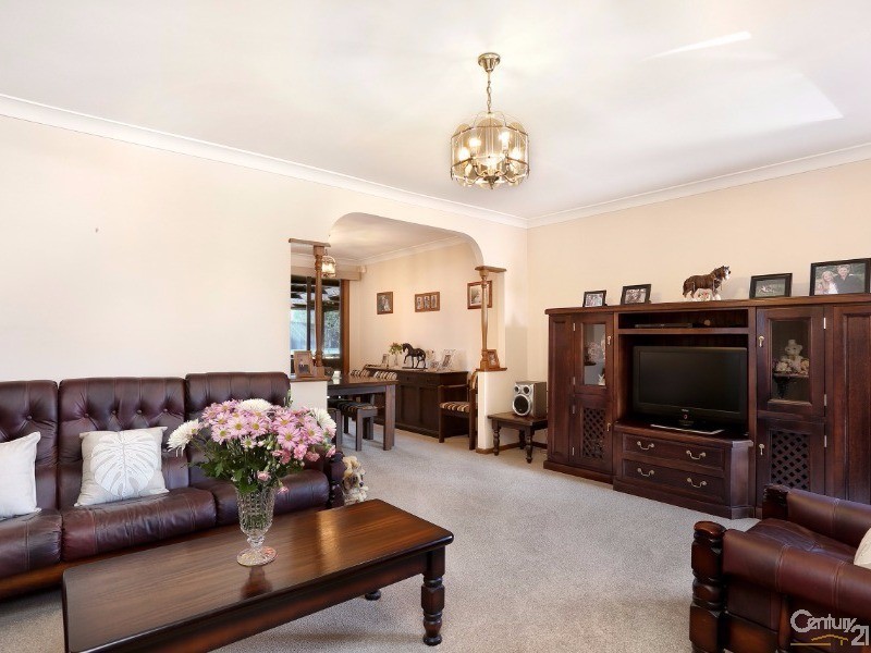 5 Cree Crescent, Greenfield Park NSW 2176