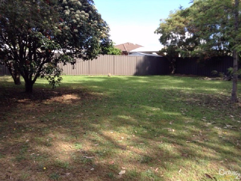 Edensor Park NSW 2176