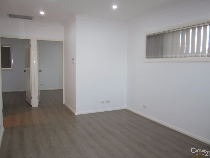 Greenfield Park NSW 2176