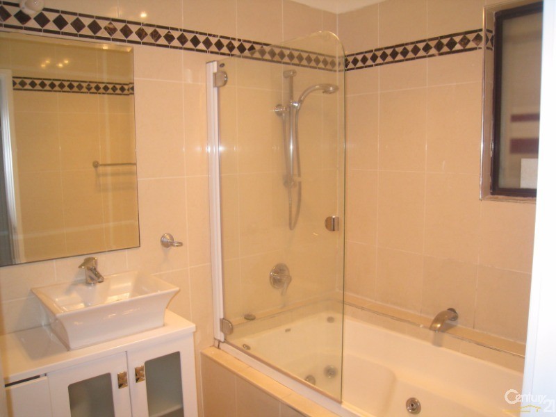 Bossley Park NSW 2176