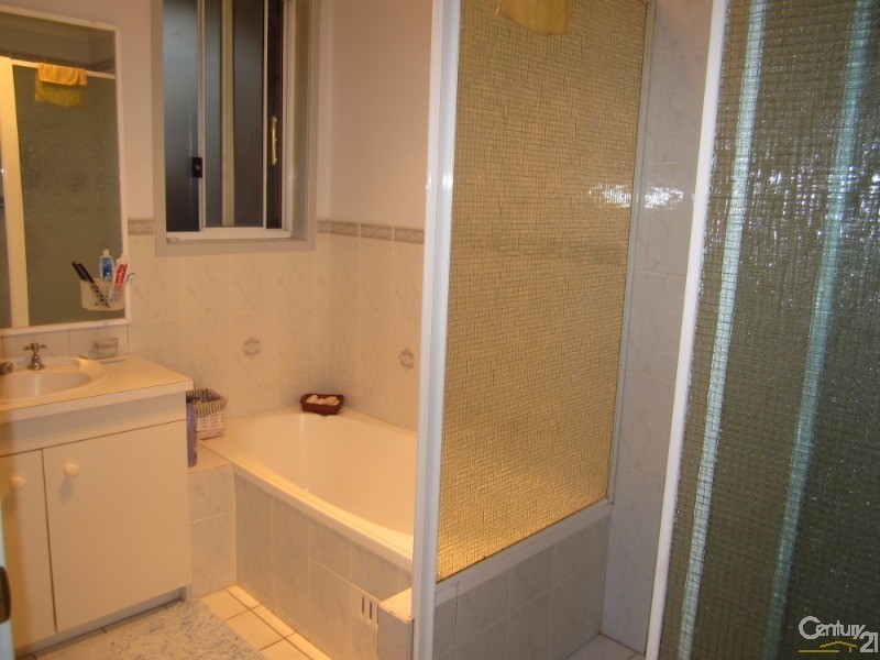 Hoxton Park NSW 2171