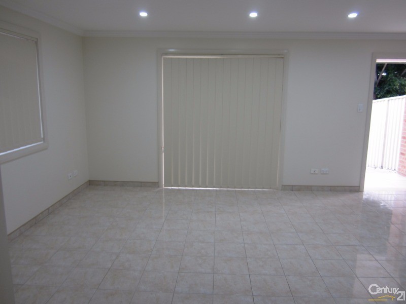 Edensor Park NSW 2176