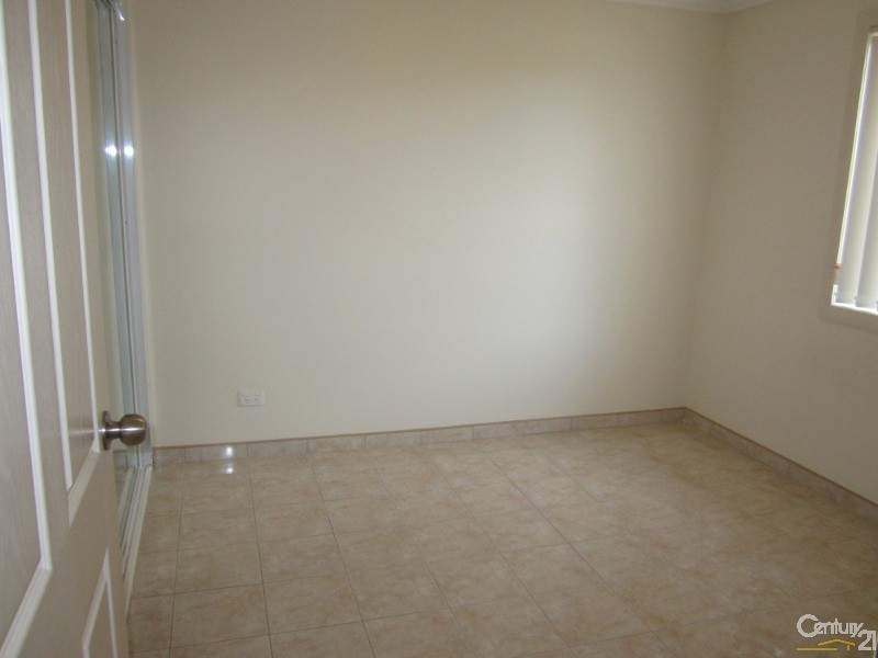 Edensor Park NSW 2176