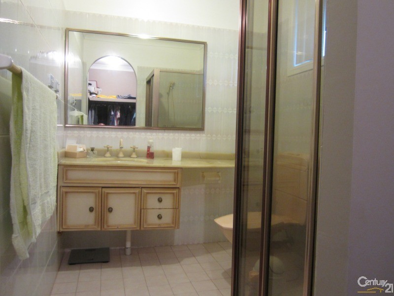 Greenfield Park NSW 2176